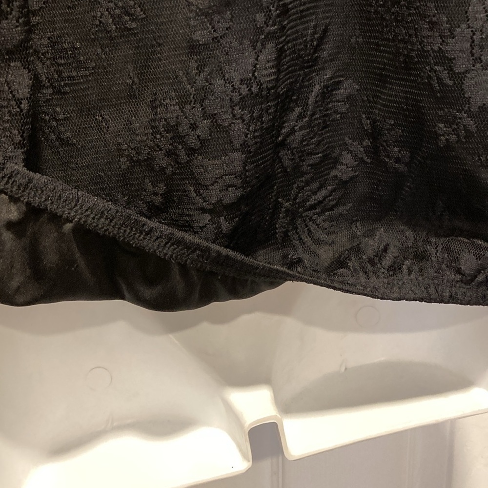 NWT - I.N.C. International Concepts Black Lace Sleeveless Halter Blouse - Sz PM - Picture 7 of 16